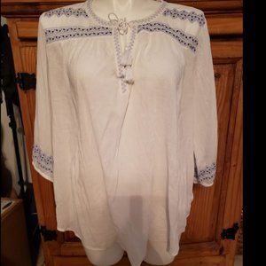 Liz Claiborne Women’s 3X White Blue Embroidery 3/4 Sleeves Boho Top Peas…